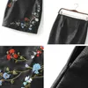 AELEGANTMISスプリングブラック刺繍PUレザースカート女性の花刺繍入りハイウエストレディース緩いショート210607