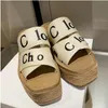 Nyaste märkesskor för kvinnor, träiga tote-skor Plattform Sliddes Designer Tofflor Wedge mule i canvas Läder Platt espadrille Mode Sommar Beach Högklackat STORLEK 35-42