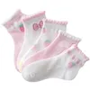 Chaussettes de bébé en dentelle courte fraise pour enfants couleur unie chaussette frisée section mince absorbant la sueur respirant printemps princesse 1875 Y2