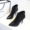 Botas tornozelo salto fino mulher vestido microfibra preto com sola biqueira bico fino bota de couro plutônio