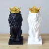 Crown Lion Statua Home Office Bar Lion Wara Żywica Rzeźba Model Rzemiosła Ozdoby Zwierząt Origami Abstrakcyjna Sztuki Dekoracji Prezent T200330