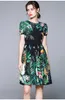 Sommer Mode Temperament Casual Frauen O Hals Kurzarm Tropical Style Print Dünnes Kleid 210531