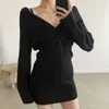 V vestido de camisola de pescoço para mulheres sólidas cintura alta estilo feminino femme robe sexy coreano bodycon vestido 19355 210415