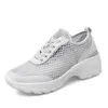 2021 Tasarımcı Koşu Ayakkabıları Kadınlar Için Beyaz Gri Mor Pembe Siyah Moda Erkek Eğitmenler Yüksek Kaliteli Açık Spor Sneakers Boyutu 35-42 QH