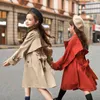 Mode baby flicka pojke trench jacka toddler tonåringar vindbreak coat khaki röd lång vår höst barn damm kläder 3-12y 211204