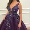 Robes de bal princesse en tulle violet foncé 2020 vente de perles bling personnalisées appliques bretelles spaghetti robes de soirée formelles P28768918