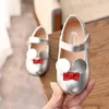 JGSHOWKITO Baby Girl Soft Shoes PU Patent Leather Flats For Girls Kids Little Children Casual Flats Size 21-30 Brand Shoes Cute 211214