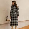 Twotwinstyle xadrez vestido casaco para mulheres coleira quadrada manga comprida alta cintura com faixas elegante casaco feminino moda outono 210517