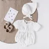 0-24M 태어난 아기 소녀 짧은 소매 romper 흰색 솔리드 홀 꽃 jumsuit 귀여운 유아 여자 jumpsuits
