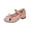 Girls Couro Sapatos Princesa Princesa Bow-Knot Sapatos Meninas Sole Sole Sole Flats antiderrapantes Crianças moda em sapatos de couro de patente x0703