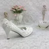 Kleidschuhe Frühlingsblumen Spitze Feine hochhackige Braut Hochzeit Wasserdichte Plattform Strass Große Größe Bankett Damen