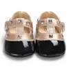 Primeiros caminhantes nascidos infantis sapatos bebês garotas menina adorável moda de retalhos de retalhos de berço de berço 0-18m