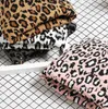 Panie Zima Lamparta Kapelusz Moda Kobiety Wełna Ciepłe Dzianiny Kapelusze Zwierząt Print Czapki Czapka Gorros Mujer Invierno Zagęścić Bonnet GC708