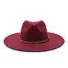 2021 KVALITET Big Edge Wool Fedora Hat Kvinnor Män imitation Ull Felt hattar med metallkedjedekor Panama Fedoras Chapeau Sombrero