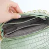 Högkvalitativ kvinna handväska franska underarm Lady axelväska slung akrylkedja solid färg design snedda damer handväska