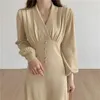Casual Dresses 2022 Vintage Elegant Lantern Sleeve Sticked tr￶ja kl￤nning Kvinnor ol Autumn Winter Bottoming V-Neck Long
