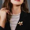 Contracted Design Fixed Clothing Female Simple Graphic Suit Accessories High-grade Flower Petals Shape Brooch