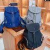 디자이너 배낭 심플한 디자인 순수 색 나일론 bascpacks 튼튼한 학교 가방 남녀 공용 스타일 졸라 매는 끈 주머니 여행 가방 * 35cm를 26CM