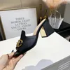 2021 Lüks Tasarımcı Slayt Tasarım Moda Seksi Dating Bayan Sandalet Terlik Deri Sandalet Shoemaker Kalın Topuklu 7.5 cm 34-41 ile ayakkabı kutusu