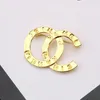Luxusdesigner hochwertiger 18 Karat Gold plattiert Broschen für Herren Womens Modemarke Doppelbriefpullover Anzug Halsband Pin Brosche Kleidung Schmuckzubehör WW WW