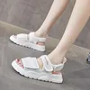 Klädskor 2021 Summer Beach Outdoor Sandals for Women Hook Platform Street Style Flat Woman Sports