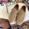 Jurk schoenen suede lederen loafers mannen ronde neus slip op mannelijke platte casual muilezels merk uitloper open wandeling