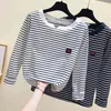 gkfnmt Casual Dam T-shirt Långärmad Koreansk Stil Slim Basic T-shirt i bomull Topp Damkläder Höst Vinter T-shirt Femme Y0508