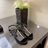 Женщины Pearl Bowknot Сандалии Летняя мода Обувь Высококачественные скотусячие размеры 35-40 808100