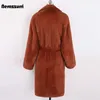 Nerazzurri秋の長い特大の茶色の柔らかいライトフェイクの毛皮のコート女性長袖ベルトカジュアル韓国のファッション211019