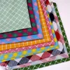 Partihandel Hundkläder Små Stor Bandana Bibs Cat Scarf Tvättbar Bomull Plaid Printing Puppy Kerchief Pet Grooming Tillbehör