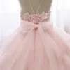 女の子のドレスふくらんだ糸の王女のドレス結婚式の花の女の子の誕生日ピンクケーキの子供たちのアップリケされたノースリーブのエレガントな服