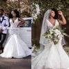 Plus Size Syrenka Suknia Ślubna Głęboka V Neck Krótki Rękaw Suknie Ślubne Szaty De Mariée 3D Kwiatowe aplikacje Bride Sukienki