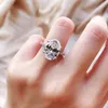 Classici anelli di zirconi cubici lucidi ovali oversize per le donne Gioielli di fidanzamento di moda Elegante anello da dito per fascia da sposa femminile