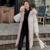 Femmes Trench Coats Velours Tissu 2022 Veste D'hiver Femmes Chaud Épaissir À Capuche Avec De La Fourrure Femme Long Manteau Rembourré Femmes Parka De Haute Qualité