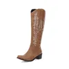 Hiver Western Bottes Femmes Fermeture Éclair Talons Épais Genou Haute Broder Bout Carré Chaussures Dames Automne Plus La Taille 33-43 210517