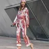 ヴィンテージの女性赤い花プリントショーツ春のファッションレディースストリートウェア高ウエスト弾性ショート210515