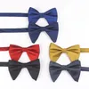 złote bowties.