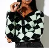 Stijlvolle jaren 80 Argyle Plaid Gebreide Cardigan Woman's Trui V-hals Lange Mouwen Jumper Geometrische Korte Knitwear Groen 3 Kleuren 210429