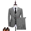(Jackor + Vest + byxor) Tuxedo Man Ren Bomull Plaid Business Blazers / Herr Slim Tre-Piece Suit / Man Groom Klänning Grå Blå 3XL X0909