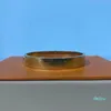 Designer smycken Bangle Rose Gold Silver Silver Rostfritt stål Lyxigt Simple Mönster Buckle Jewelry Women Mens Armband med Box6724520