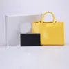 2021 Дизайнерские сумочки на плечах кожа роскошная сумочка для женских кошельков Totes Messenger Crossbody Top качество апельсиновое черное grea2931