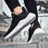 Chaussures de course de mode tendance appropriée pour femmes hommes Tripe noir blanc planche à roulettes plate-forme mousse hommes formateurs scarpe Zapatos Chaussures Sport en gros 39-46