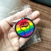 Gratis leverans 4.4 * 4.4cm Tinplate Rainbow Badge Party Supplies LGBT Brosch LGBTQ Stuff Tillbehör