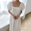 Korejpaa femmes robe été coréen élégant doux col carré dentelle Crochet couture conception lâche bulle manches Vestido 210526