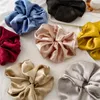 Oversized Scrunchies Big Rubbe Elastiska hårband Flickor Ponytailhållare Smooth Satin Scrunchie Kvinnor Hårtillbehör