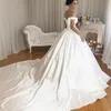 2021 Simple Vintage Satin Sukienki ślubne Off The Ramię Suknia Ball Sukienka Bride Chapel Pociąg Suknie Ślubne Przyciski Vestido de Noiva Plus Size