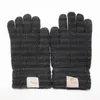 Guanti a maglia Designer classico Designer autunno Solido Colore solido Europeo e americano Lettera Coppia Mittens Moda invernale moda Five Finger Glove