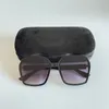 Lyxiga solglasögon för kvinnor Designer Square Summer Full Frame Top Quality Uv-skydd med box och förpackning