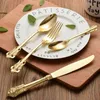 Vintage Western Gold Cutlery Cutlery Talheres Conjunto de Utensílios de Talheres 24 Pcs Facas de Jantar Forks Teaspoons Golden Luxo Gravura Gravura 211112