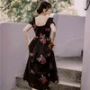 Sommer Fit und Flare Vestidos Blumenstickerei Langes Kleid Jacquard Quadrat Kragen Kurzarm Elegante Frauen 210603